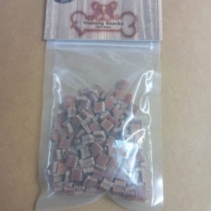 Cubos de frango snacks para cães, 100 g