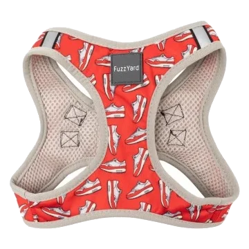 Peitoral step-in para cães FuzzYard Fresh Kicks, respirável e refletor