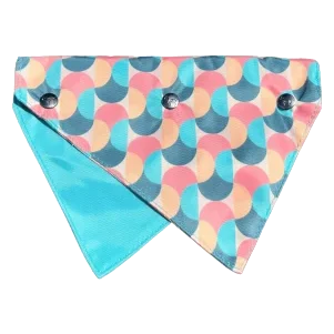 Bandana reversível para cães FuzzYard Carioca tamanho S/M