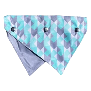 Bandana reversível para cães FuzzYard Mint Fizz, tamanho S/M