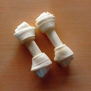 Osso com nó branco para cães, 10 cm